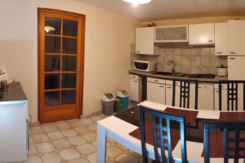 Chez Fabienne T3 Apartamento Le Breuil-sur-Couze Exterior foto